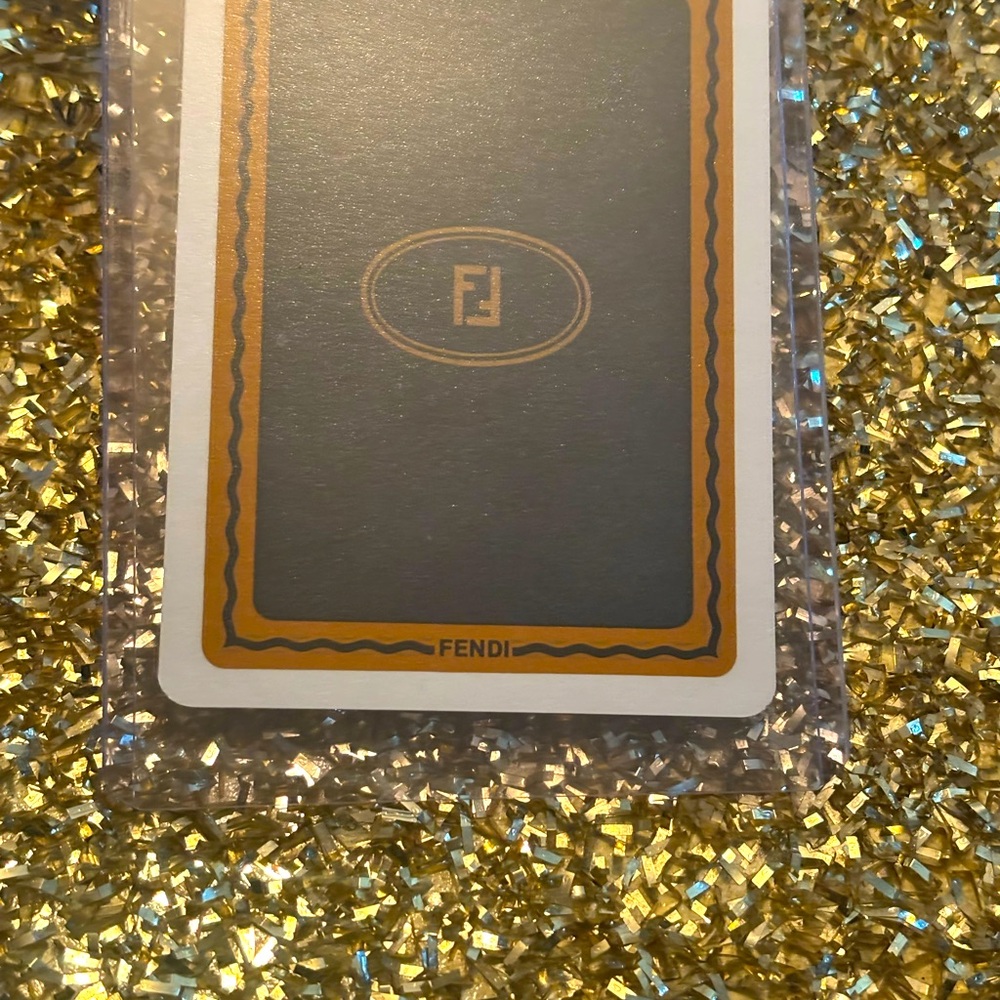 Fendi Black and Gold Card - Picture 4 of 6